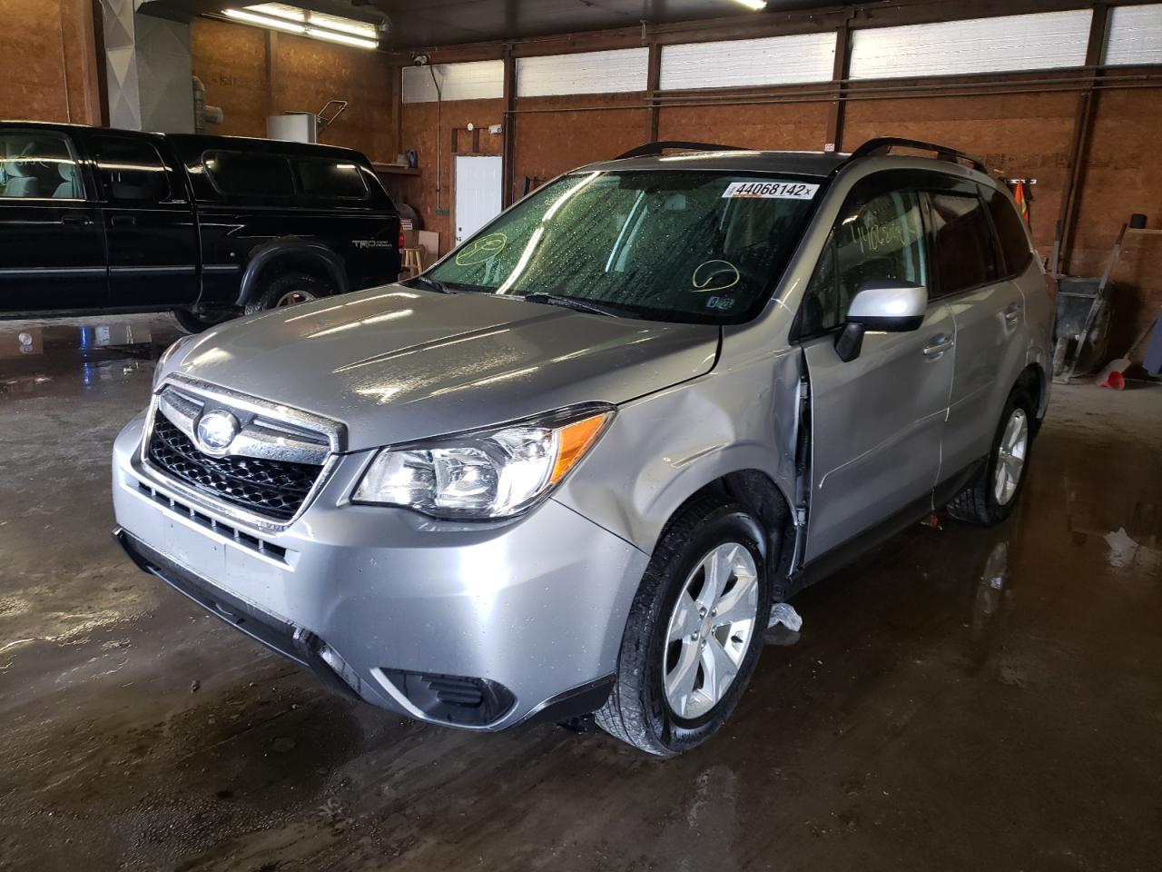 Photo 2 from auction – 2015 SUBARU FORESTER 2 with VIN JF2SJADC4FH574158
