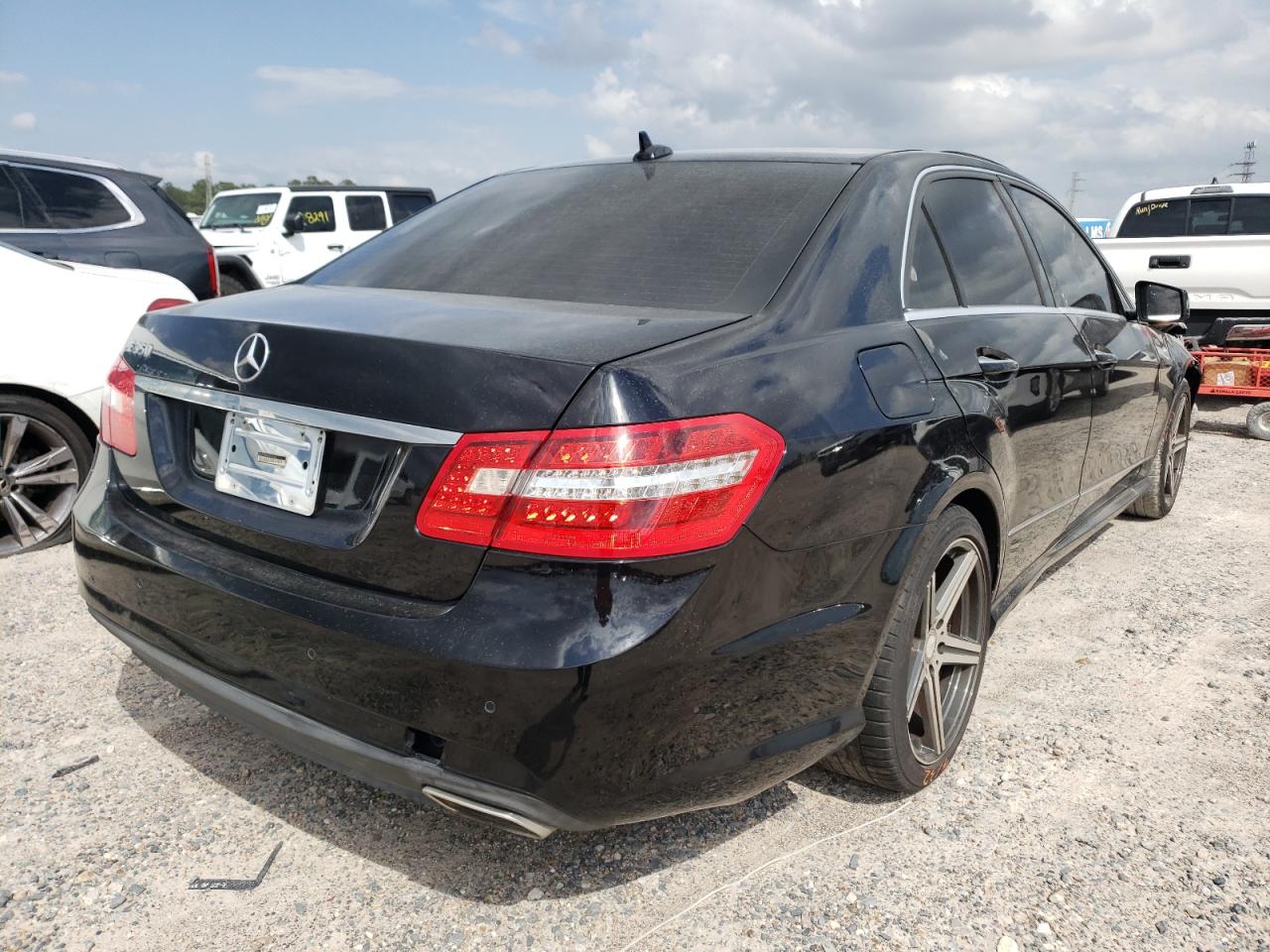 Photo 4 from auction – 2013 MERCEDES-BENZ E 350 with VIN WDDHF5KB4DA670363
