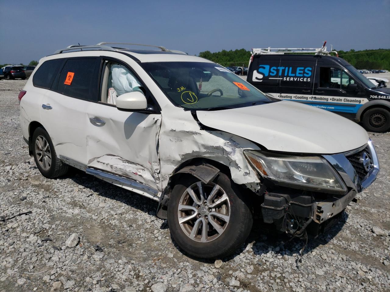 NISSAN PATHFINDER 2013 with VIN 5N1AR2MN7DC600364 - Photo from auction