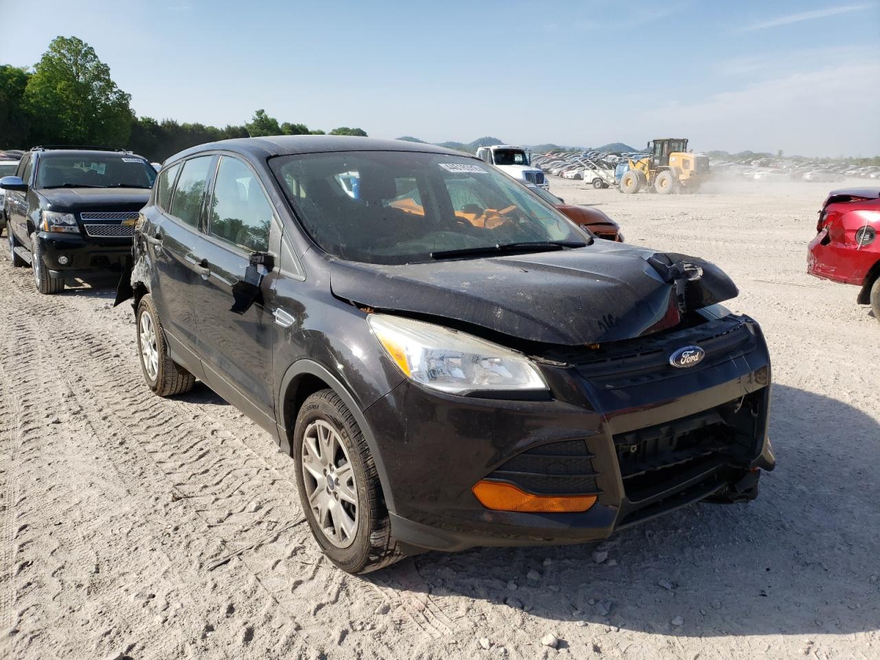 FORD ESCAPE S 2013 with VIN 1FMCU0F73DUB07091 - Photo from auction