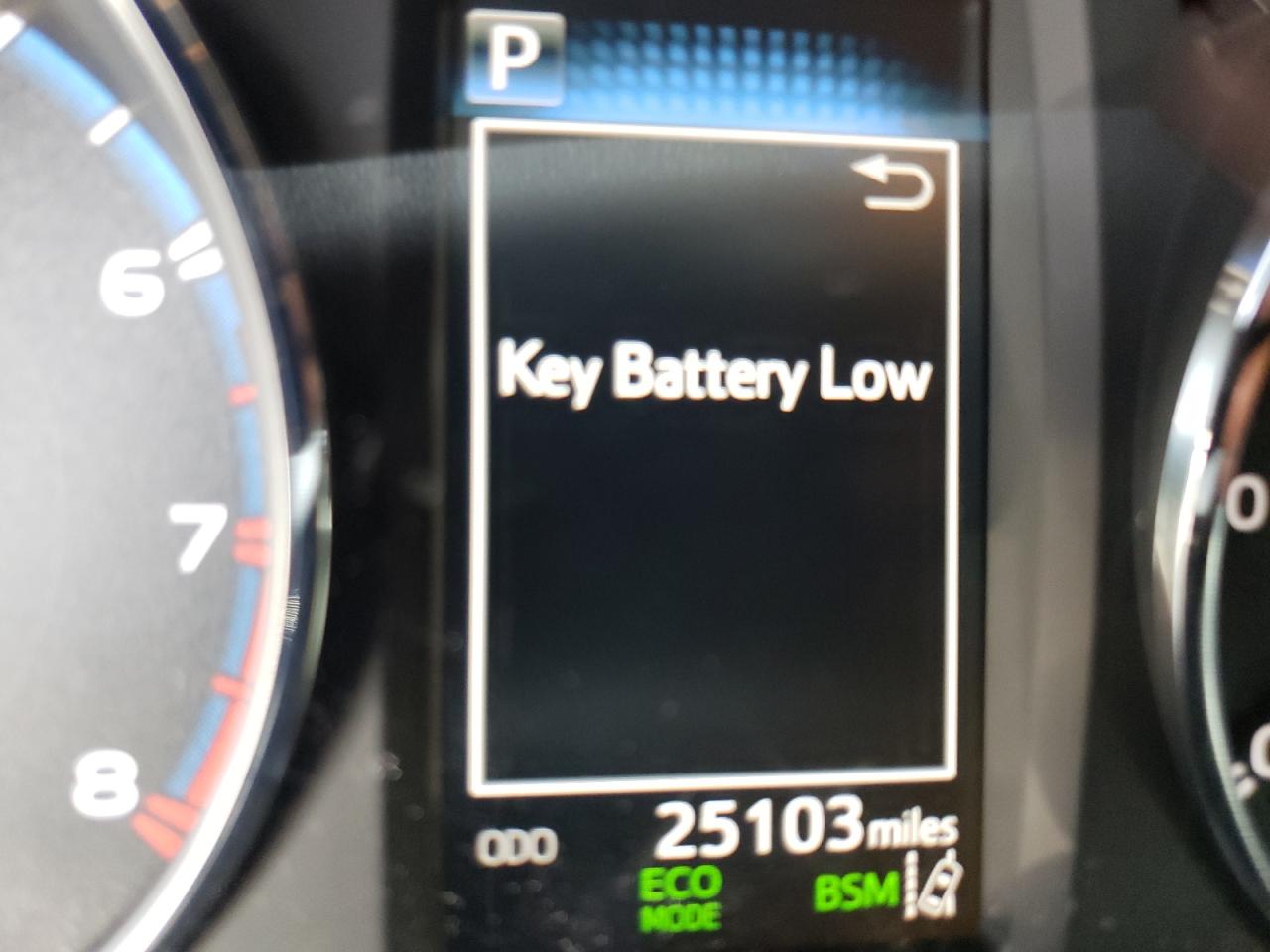 Photo 8 from auction – 2017 TOYOTA RAV4 LIMIT with VIN JTMDFREV0HJ706559