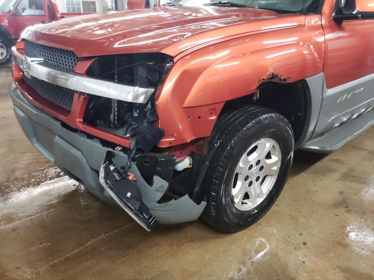 Photo 9 from auction – 2002 CHEVROLET AVALANCHE with VIN 3GNEK13T52G195708
