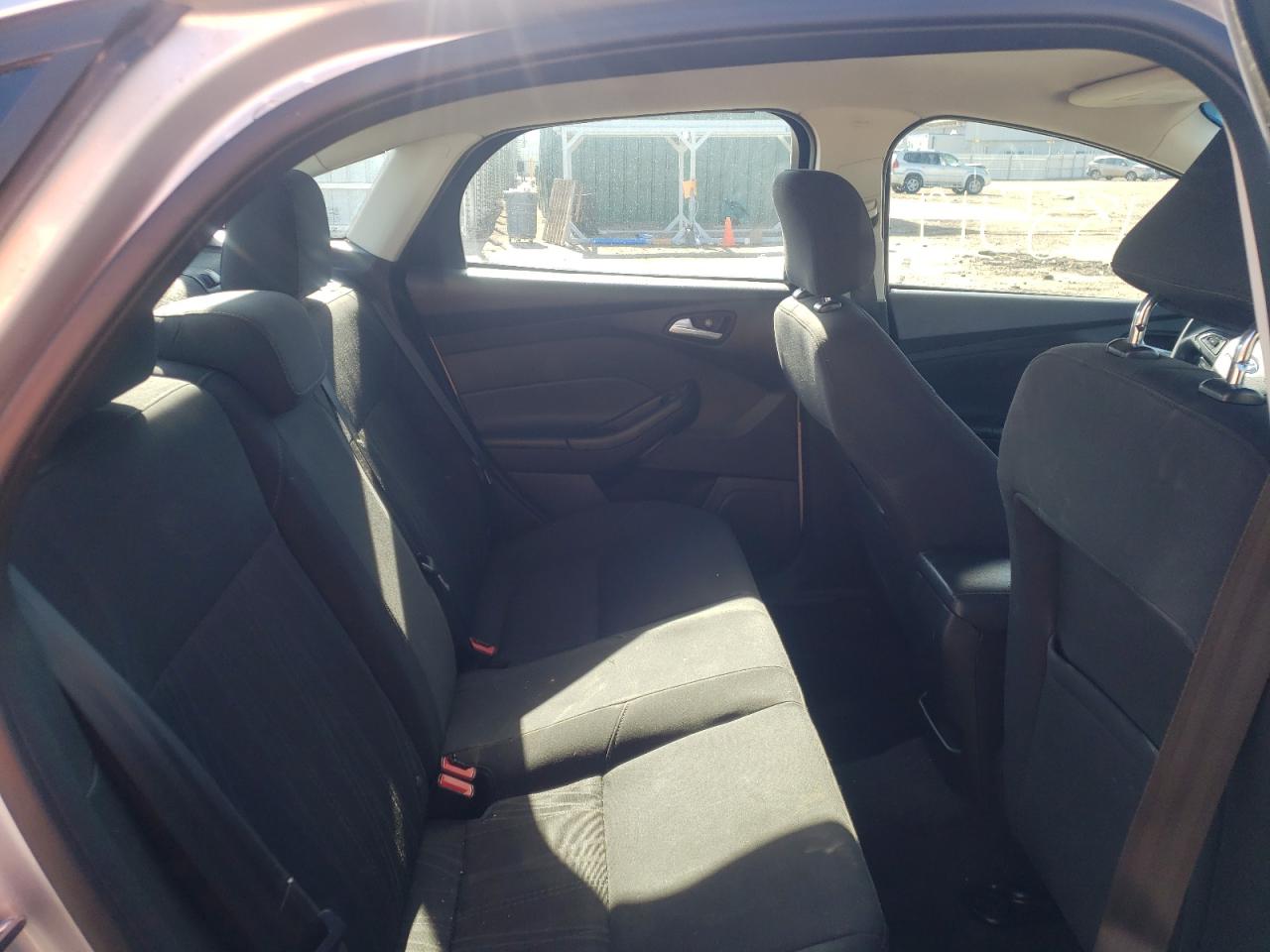 Photo 6 from auction – 2016 FORD FOCUS SE with VIN 1FADP3F26GL253619