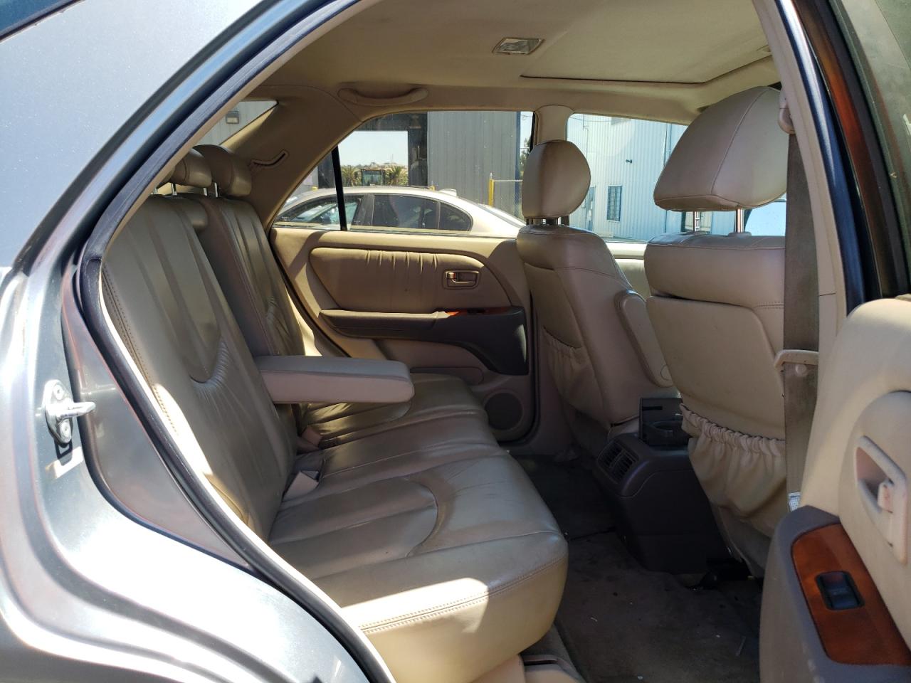 Photo 6 from auction – 2000 LEXUS RX 300 with VIN JT6HF10U0Y0128686