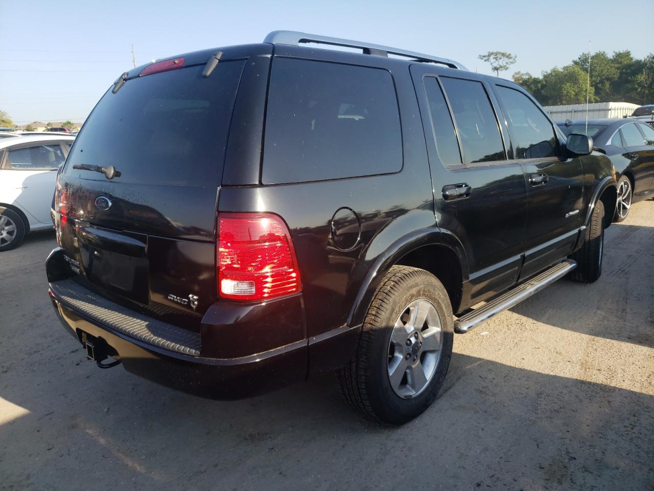 Photo 4 from auction – 2004 FORD EXPLORER L with VIN 1FMZU85W64UA27351