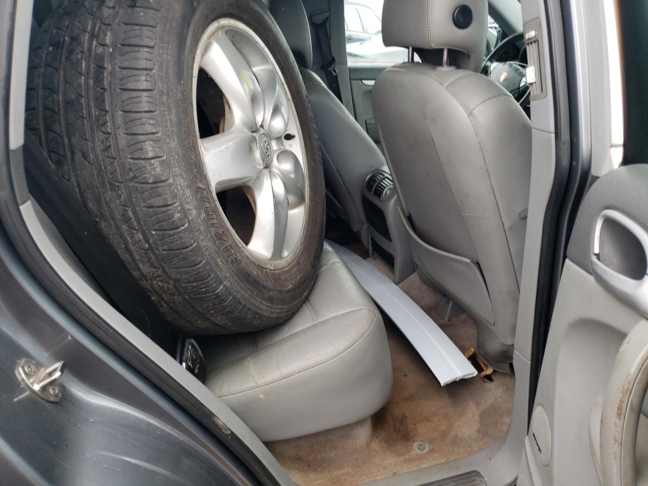 Photo 6 from auction – 2004 PORSCHE CAYENNE S with VIN WP1AB29P04LA69414