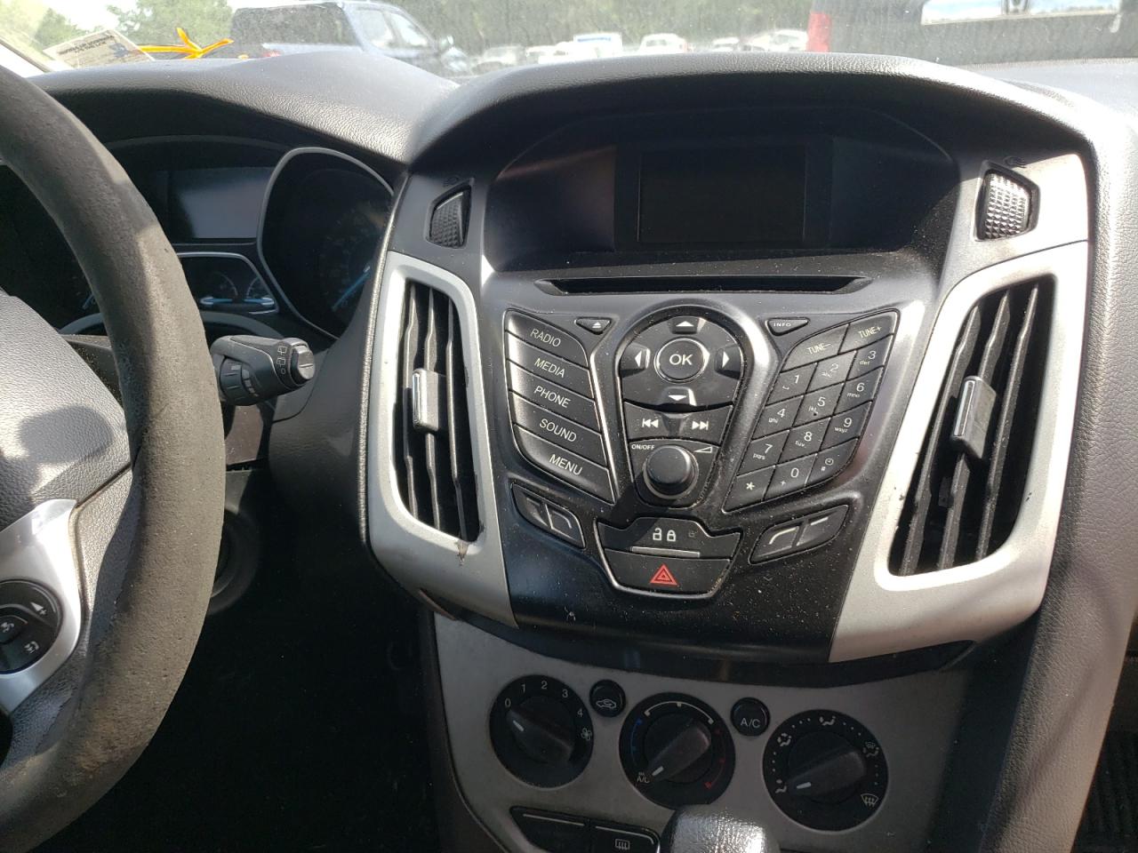 Photo 9 from auction – 2014 FORD FOCUS SE with VIN 1FADP3K27EL203105
