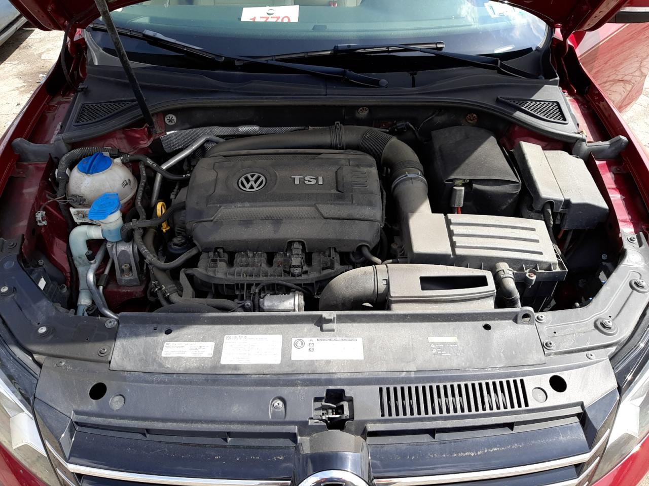 Photo 7 from auction – 2015 VOLKSWAGEN PASSAT S with VIN 1VWAT7A37FC085923