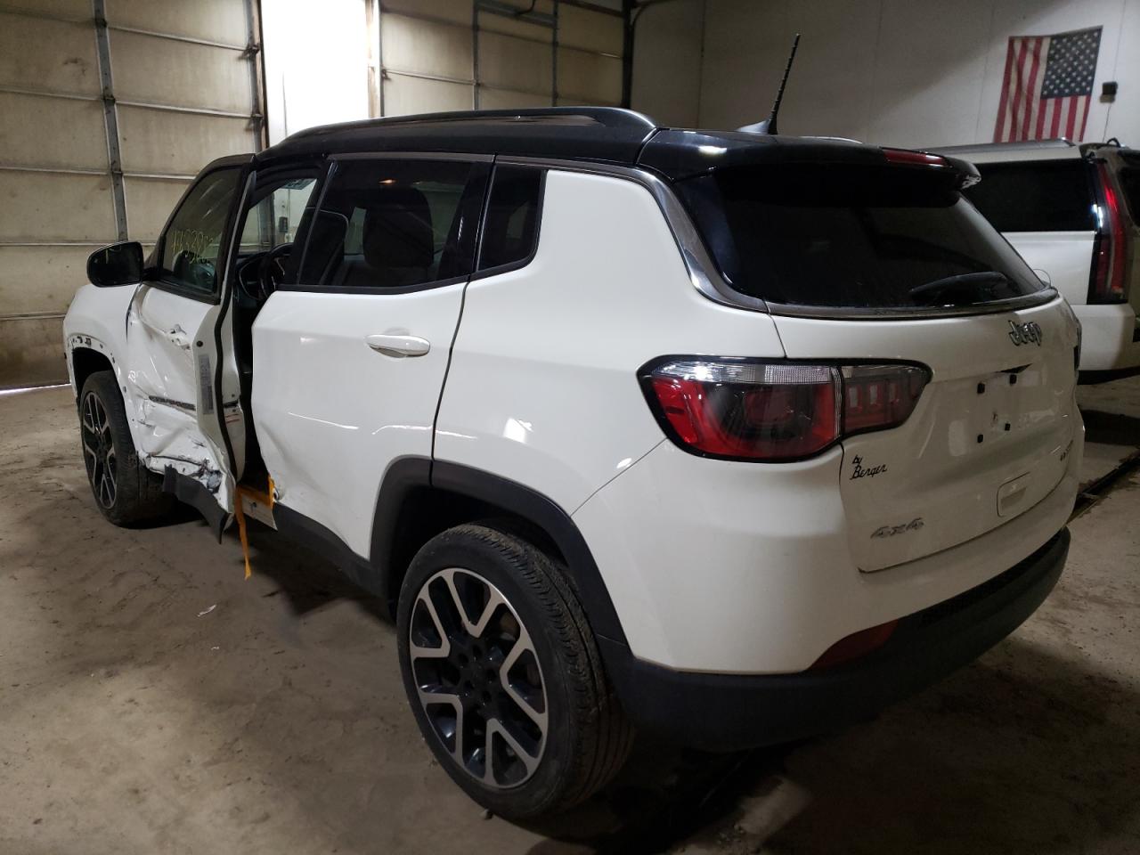 Photo 3 from auction – 2018 JEEP COMPASS LI with VIN 3C4NJDCB5JT261586