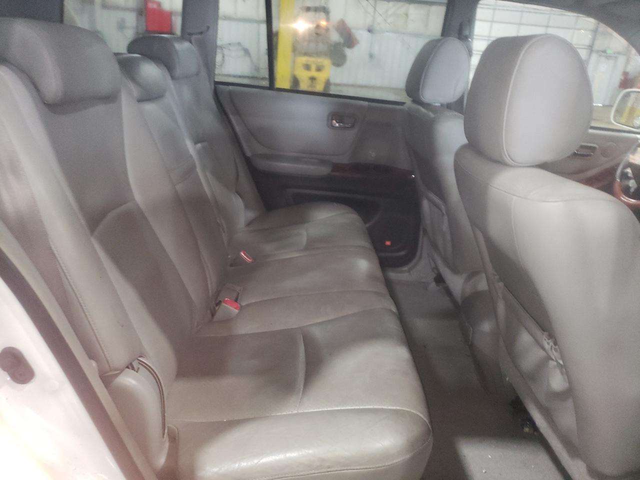 Photo 6 from auction – 2006 TOYOTA HIGHLANDER with VIN JTEDP21A160122046