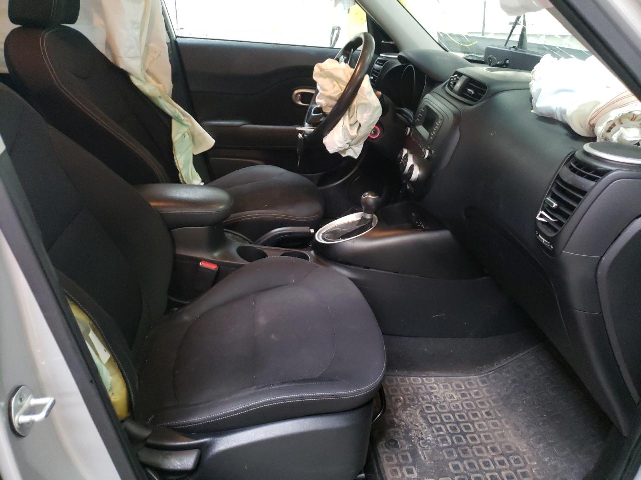 Photo 5 from auction – 2014 KIA SOUL with VIN KNDJN2A28E7701174