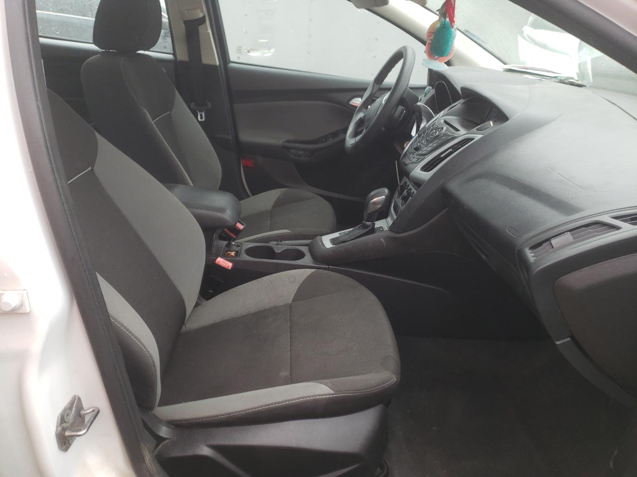 Photo 5 from auction – 2013 FORD FOCUS SE with VIN 1FADP3F25DL246012
