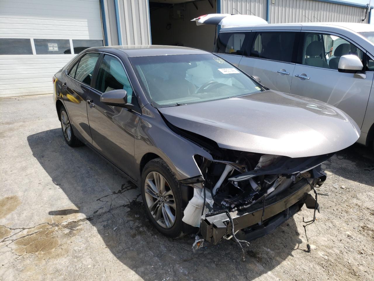 TOYOTA CAMRY LE 2017 with VIN 4T1BF1FK2HU360537 - Photo from auction