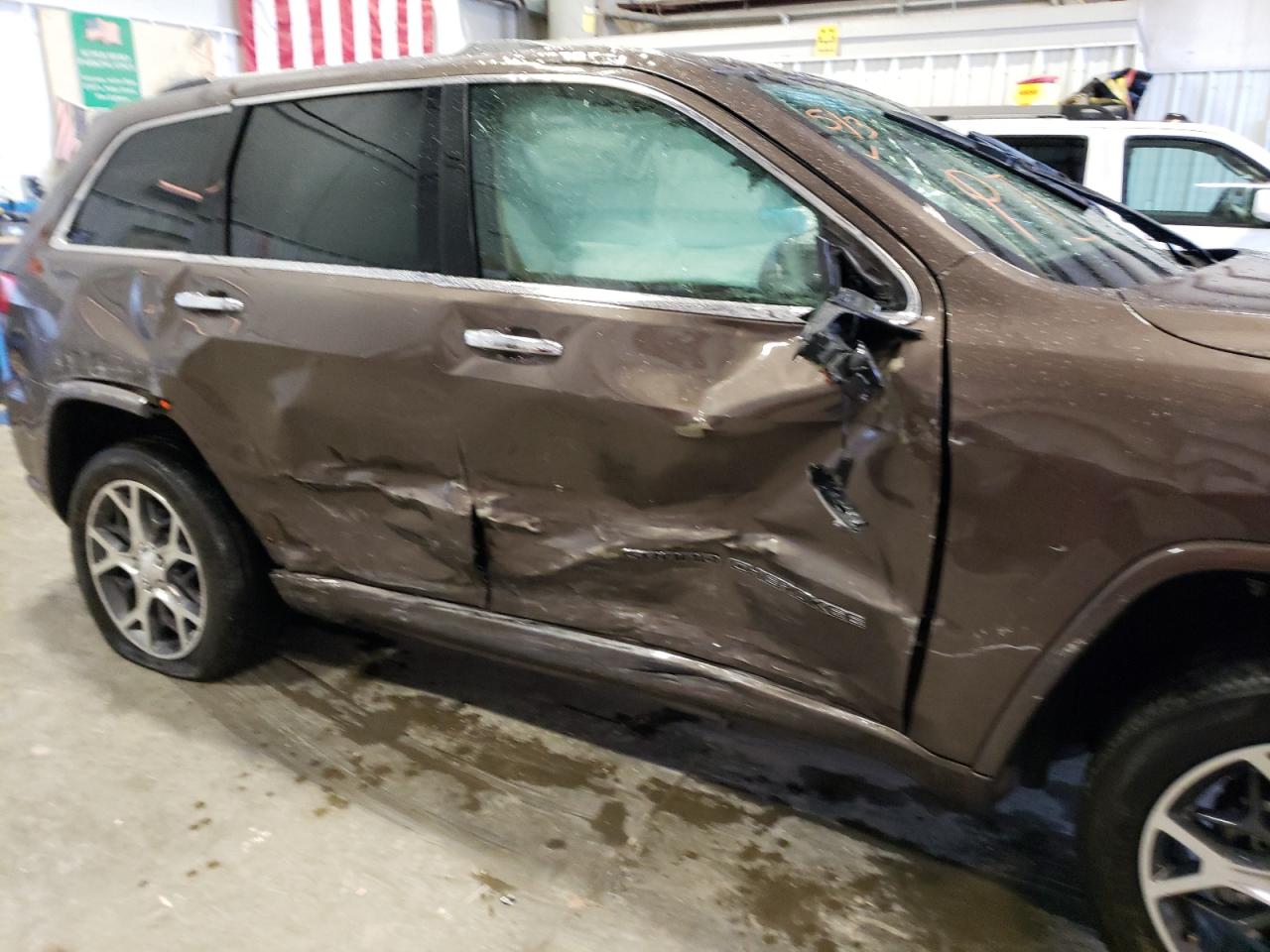 Photo 9 from auction – 2019 JEEP GRAND CHER with VIN 1C4RJFCG4KC636910