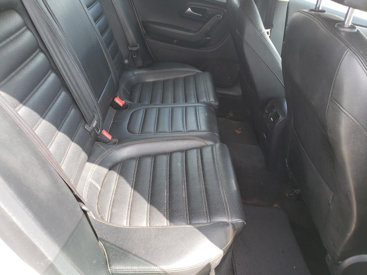 Photo 6 from auction – 2016 VOLKSWAGEN CC BASE with VIN WVWBP7AN0GE503015
