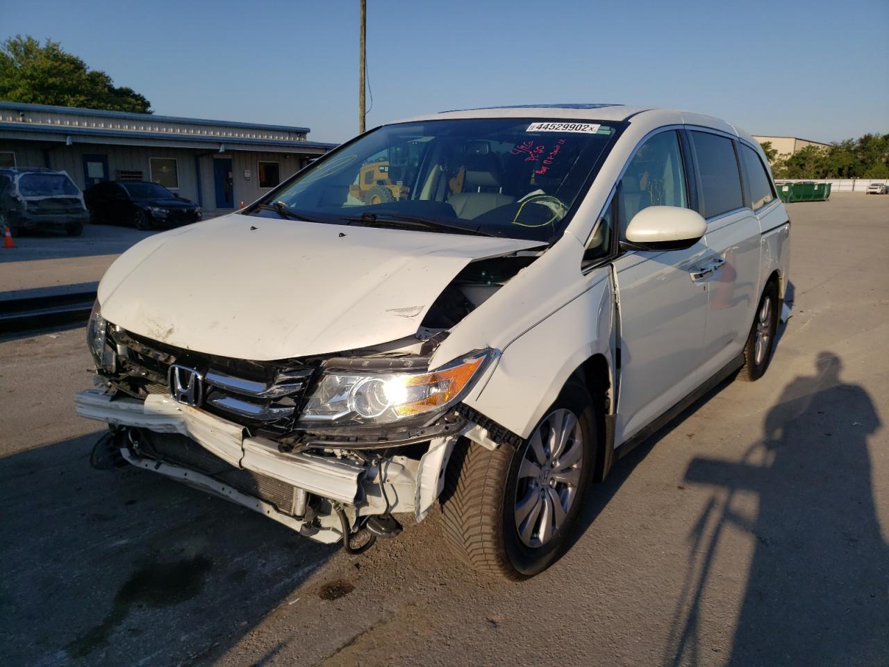 Photo 2 from auction – 2015 HONDA ODYSSEY EX with VIN 5FNRL5H64FB061897