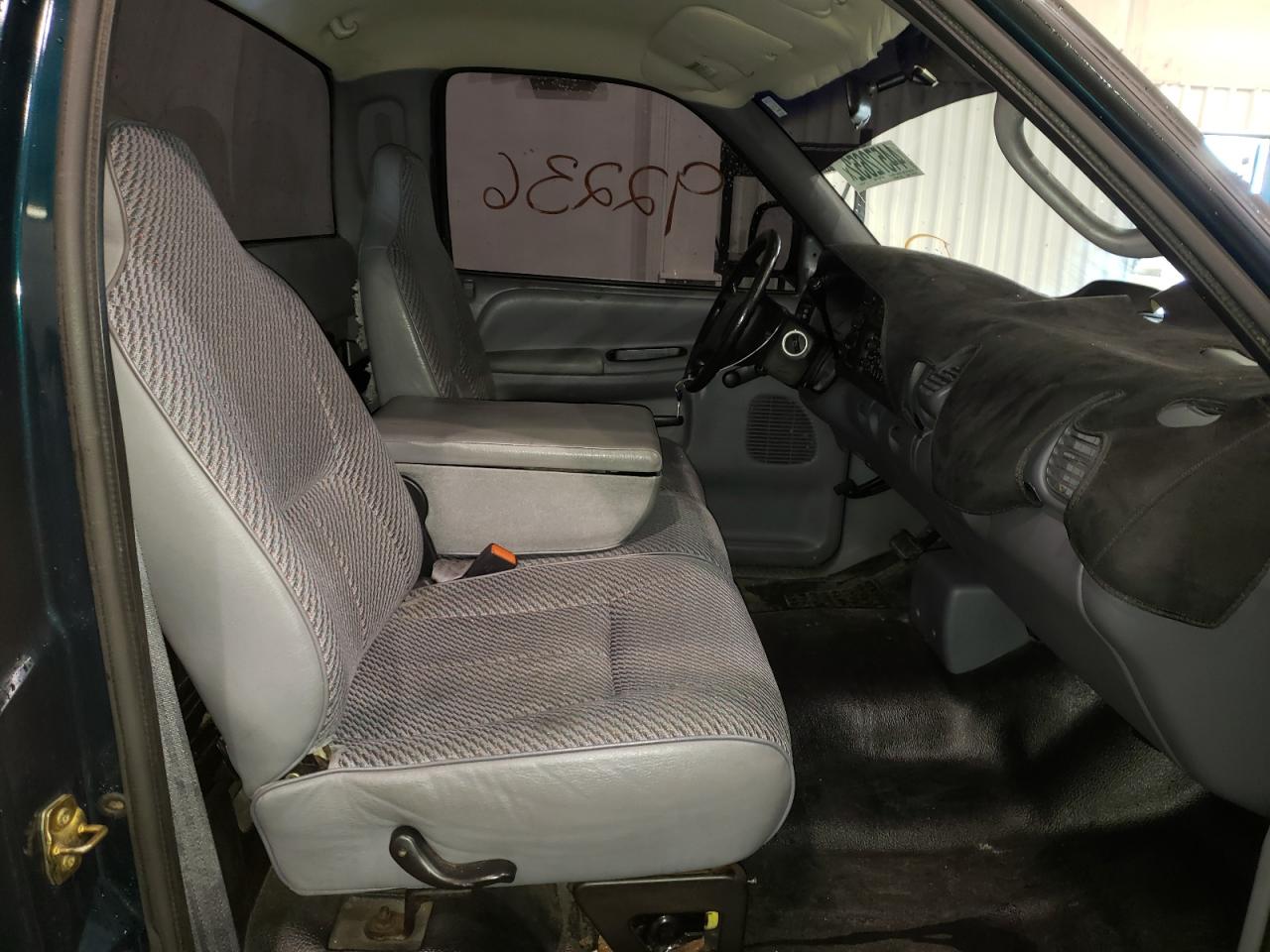 Photo 5 from auction – 1998 DODGE RAM 1500 with VIN 1B7HC16X0WS658306