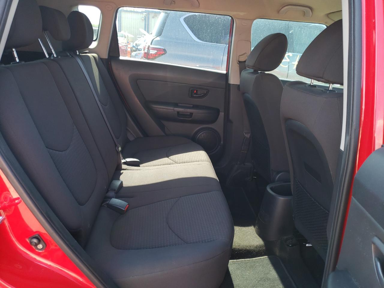 Photo 6 from auction – 2013 KIA SOUL with VIN KNDJT2A5XD7627061