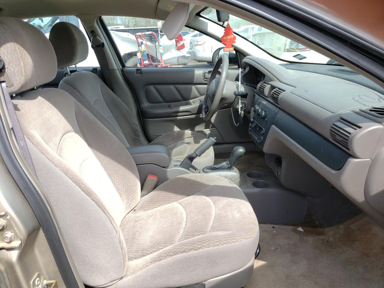 Photo 5 from auction – 2002 DODGE STRATUS SE with VIN 1B3EL46X02N349417