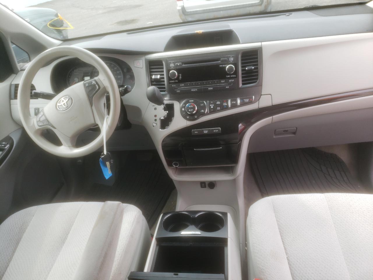 Photo 9 from auction – 2013 TOYOTA SIENNA LE with VIN 5TDKK3DC5DS359288