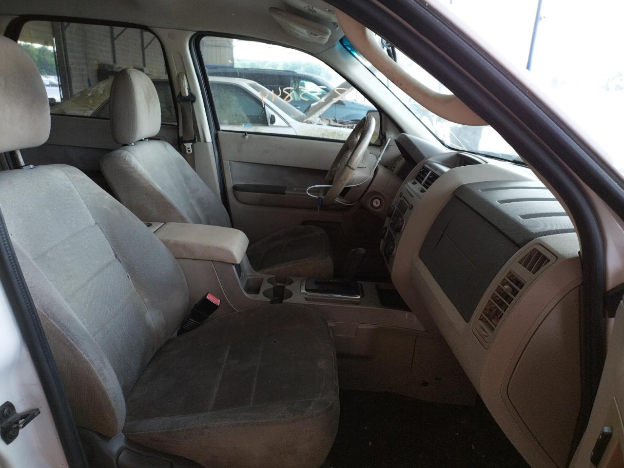 Photo 5 from auction – 2010 FORD ESCAPE XLT with VIN 1FMCU9DG7AKB92323