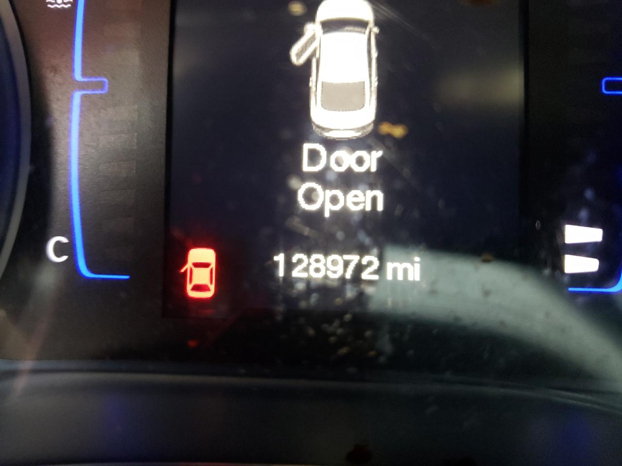 Photo 8 from auction – 2015 CHRYSLER 200 LIMITE with VIN 1C3CCCAB5FN714308