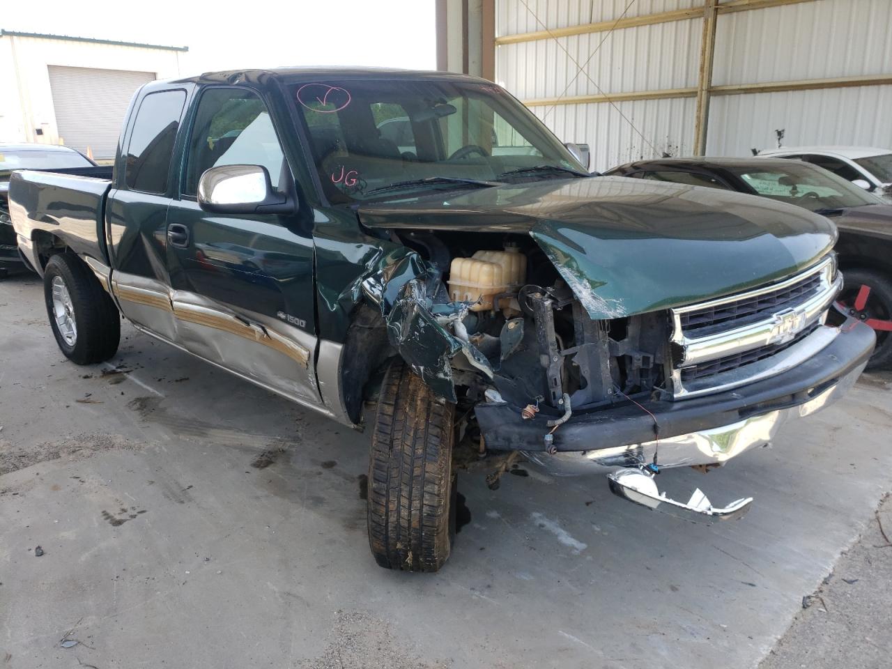 CHEVROLET SILVERADO 2002 with VIN 2GCEC19V921408943 - Photo from auction