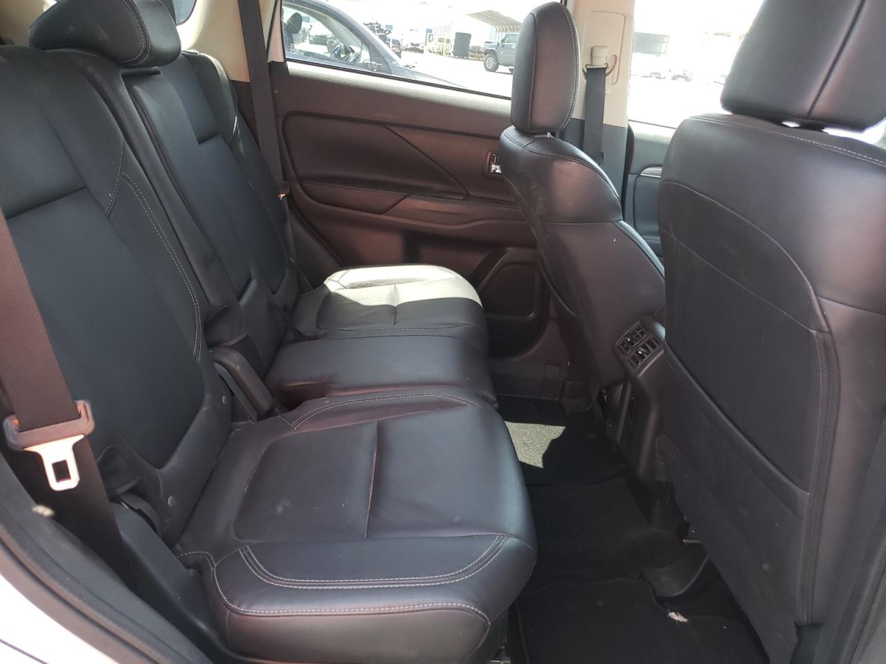 Photo 6 from auction – 2020 MITSUBISHI OUTLANDER with VIN JA4AZ3A31LZ025004