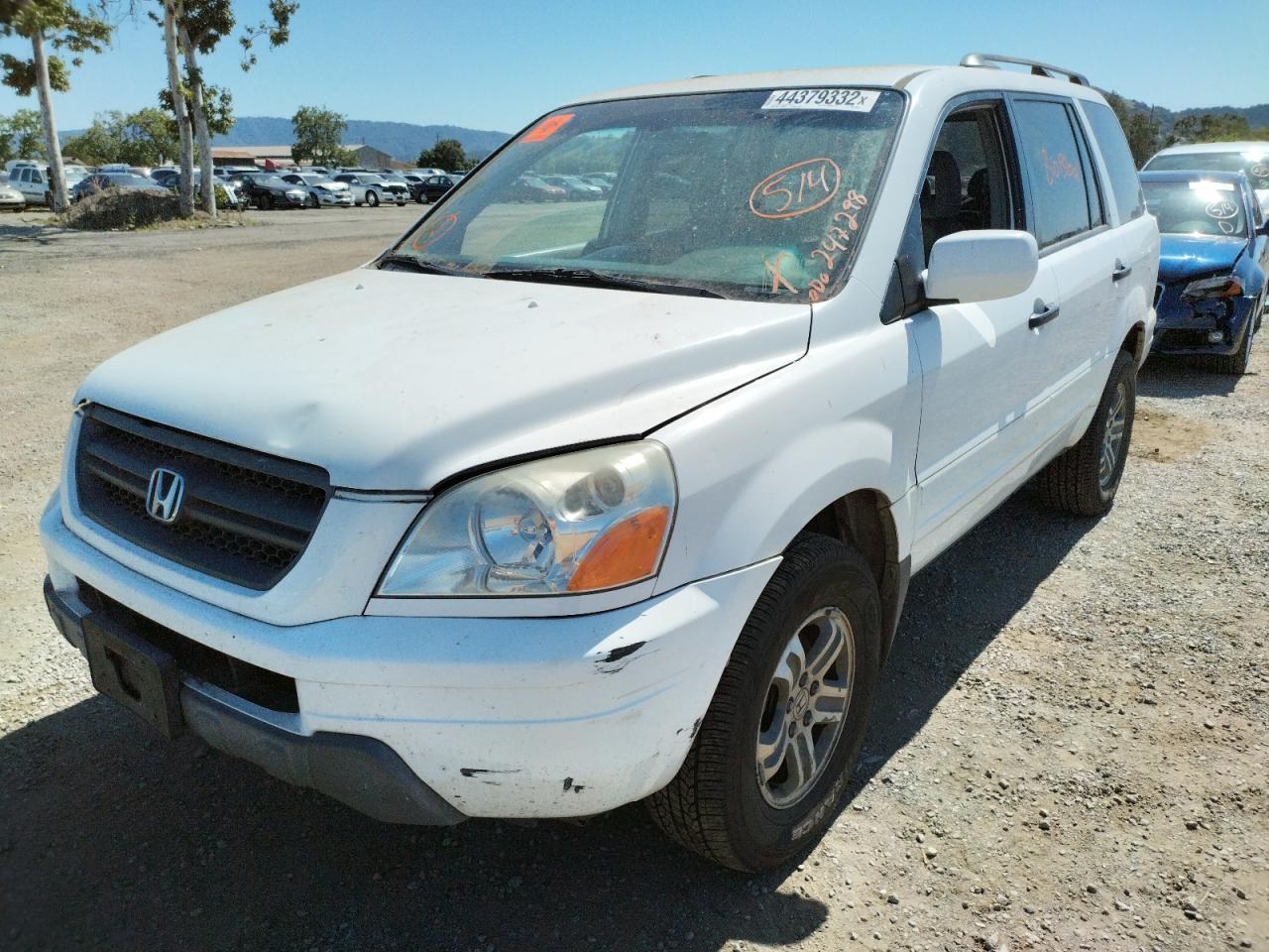Photo 2 from auction – 2003 HONDA PILOT EXL with VIN 2HKYF18513H604493