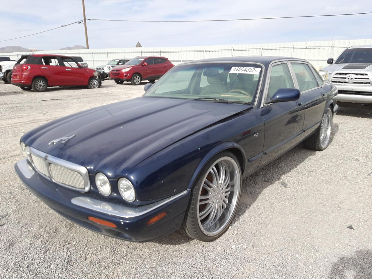 Photo 2 from auction – 2000 JAGUAR XJ8 with VIN SAJDA14C5YLF03336