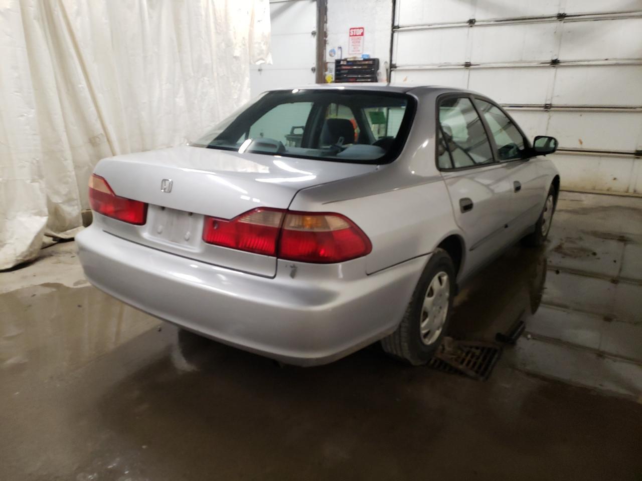 Photo 4 from auction – 2000 HONDA ACCORD DX with VIN 1HGCF8648YA109396
