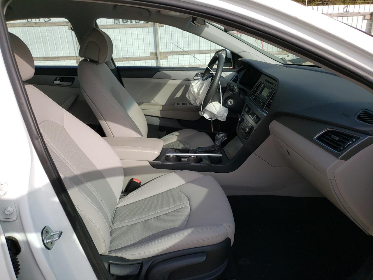 Photo 5 from auction – 2016 HYUNDAI SONATA SE with VIN 5NPE24AF3GH404580