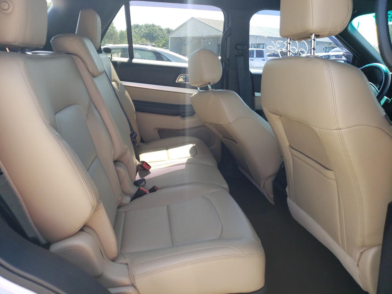 Photo 6 from auction – 2016 FORD EXPLORER X with VIN 1FM5K7D88GGC38989