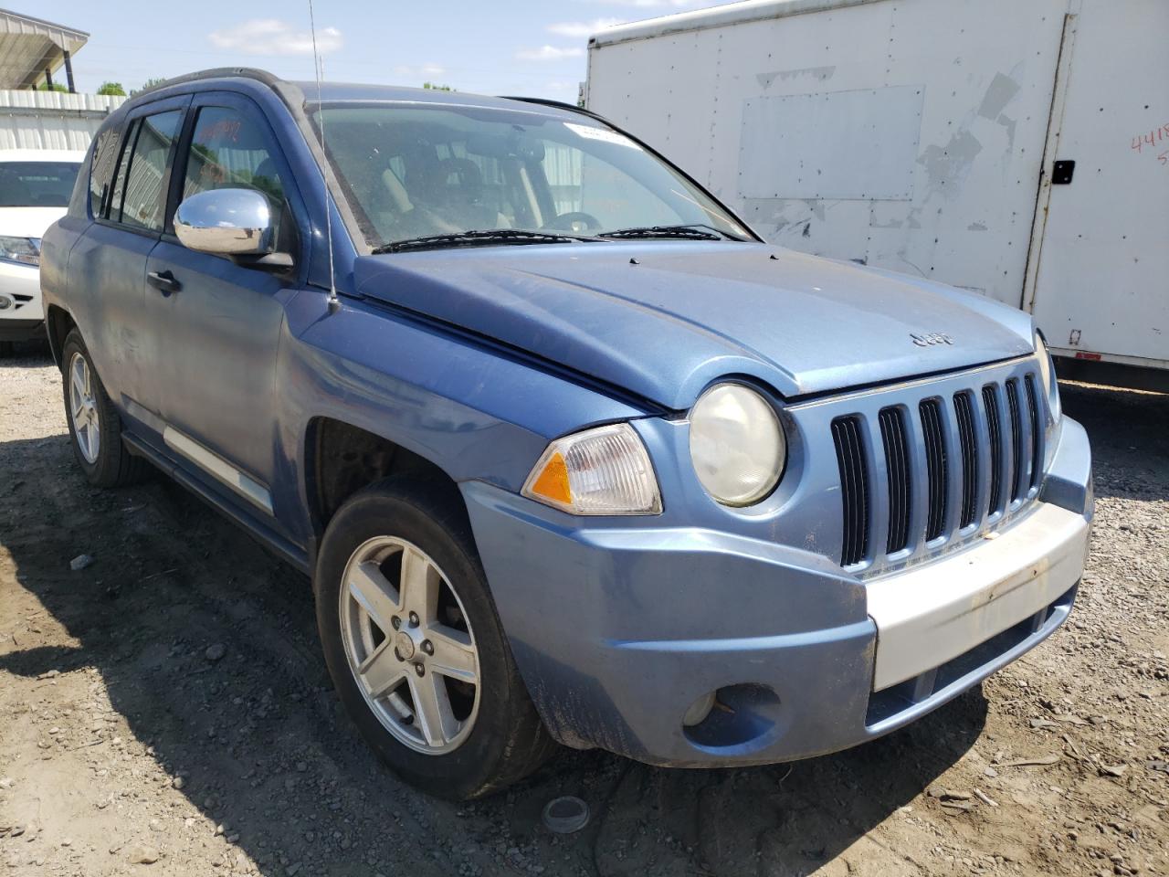 JEEP COMPASS 2007 with VIN 1J8FF47W27D316800 - Photo from auction