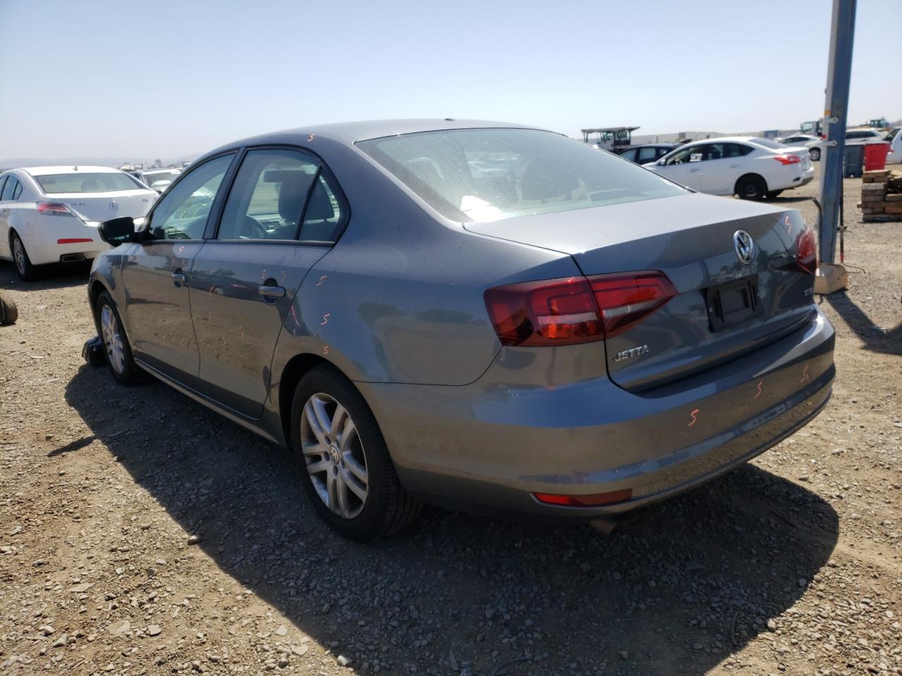 Photo 3 from auction – 2018 VOLKSWAGEN JETTA S with VIN 3VW2B7AJXJM232877