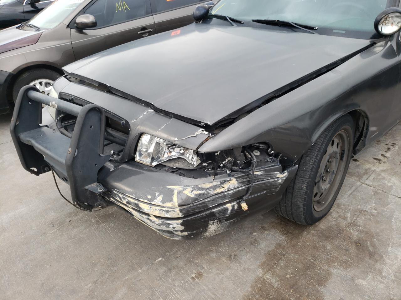 Photo 9 from auction – 2011 FORD CROWN VICT with VIN 2FABP7BVXBX176120
