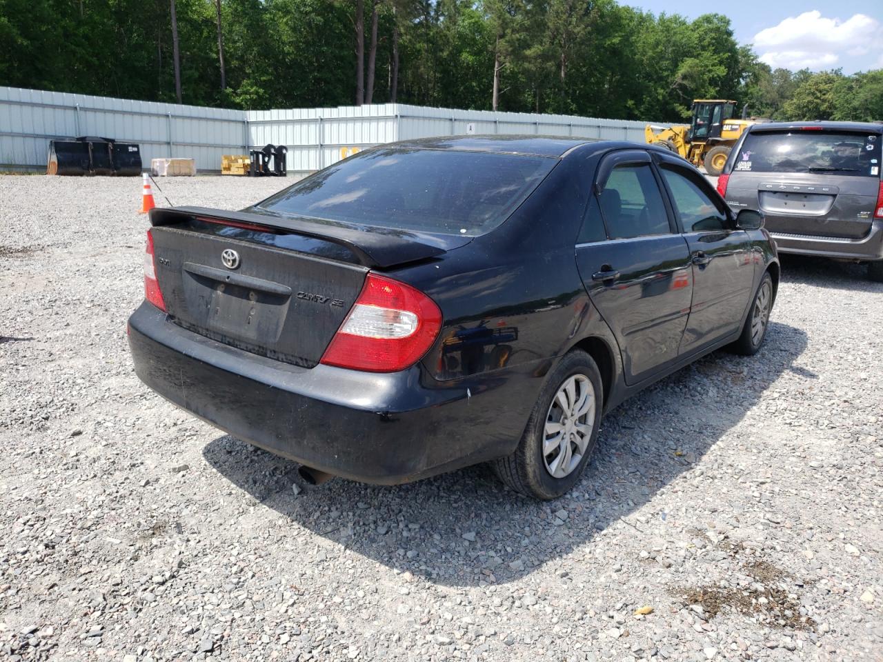 Photo 4 from auction – 2002 TOYOTA CAMRY LE with VIN JTDBE32K220012700