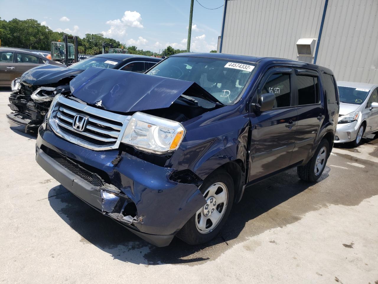 Photo 2 from auction – 2015 HONDA PILOT LX with VIN 5FNYF3H29FB027068