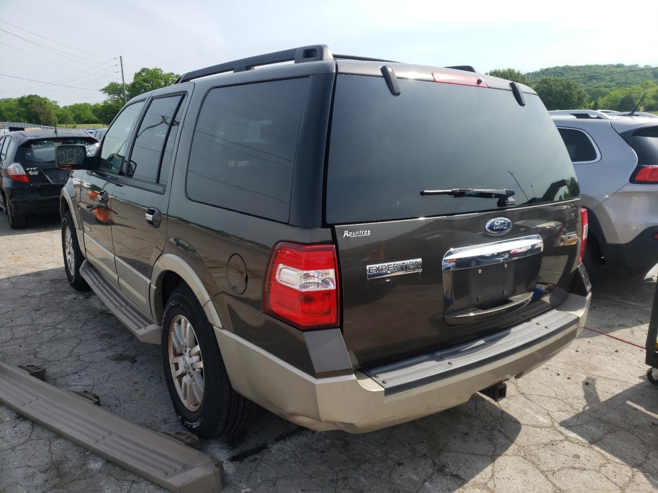 Photo 3 from auction – 2008 FORD EXPEDITION with VIN 1FMFU175X8LA18050