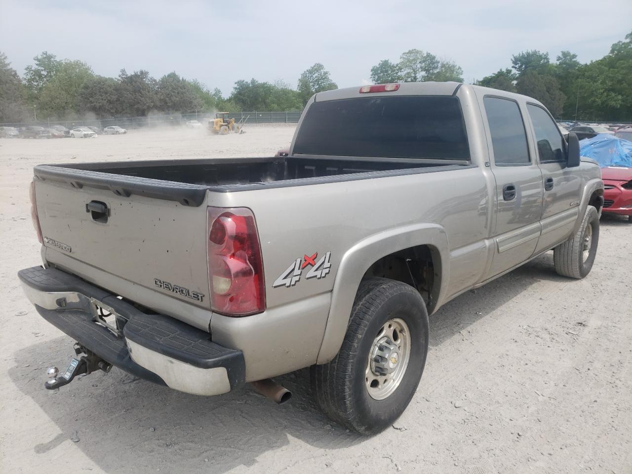 Photo 4 from auction – 2003 CHEVROLET SILVERADO with VIN 1GCGK13U23F168334