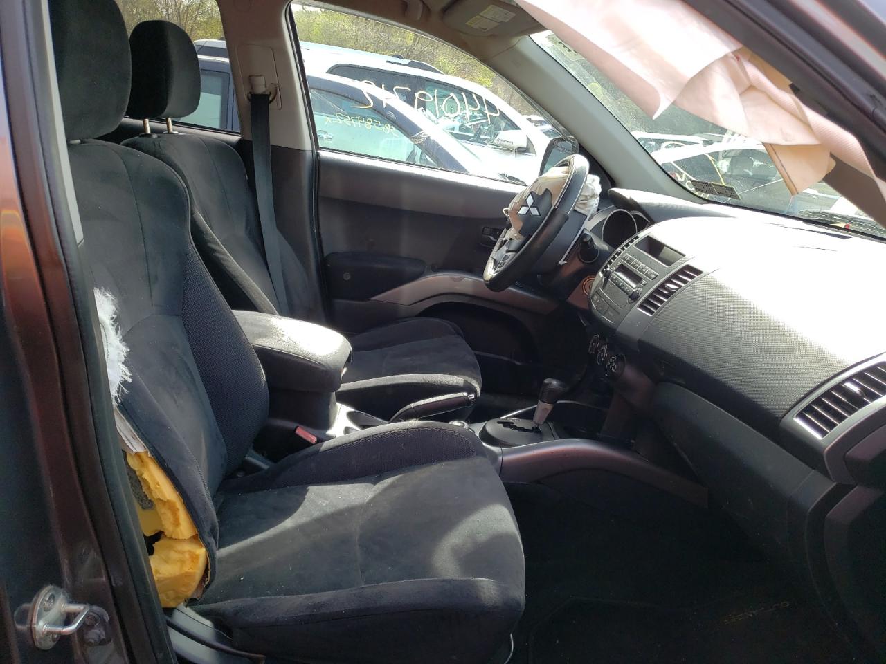 Photo 5 from auction – 2007 MITSUBISHI OUTLANDER with VIN JA4MT31X07U005931