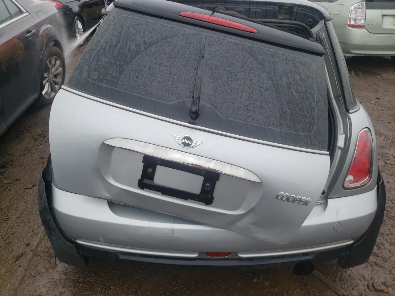 Photo 9 from auction – 2005 MINI COOPER with VIN WMWRC33545TK60279