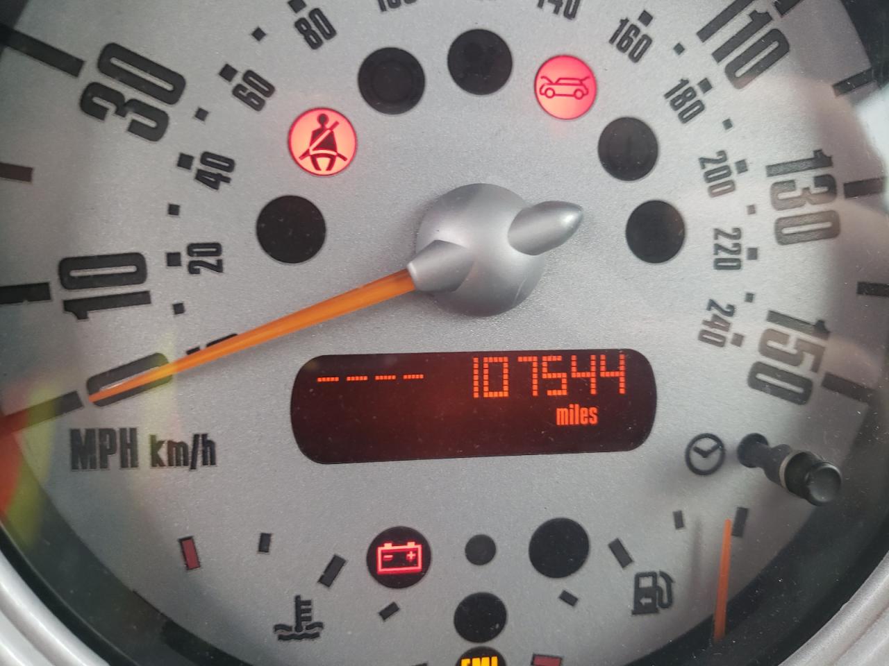 Photo 8 from auction – 2005 MINI COOPER with VIN WMWRC33545TK60279