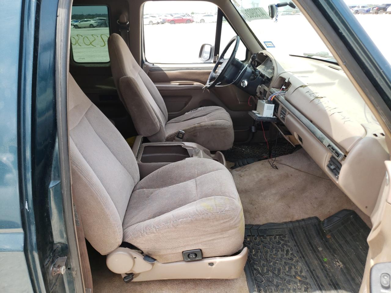 Photo 5 from auction – 1994 FORD F150 with VIN 1FTEX14H0RKB76295