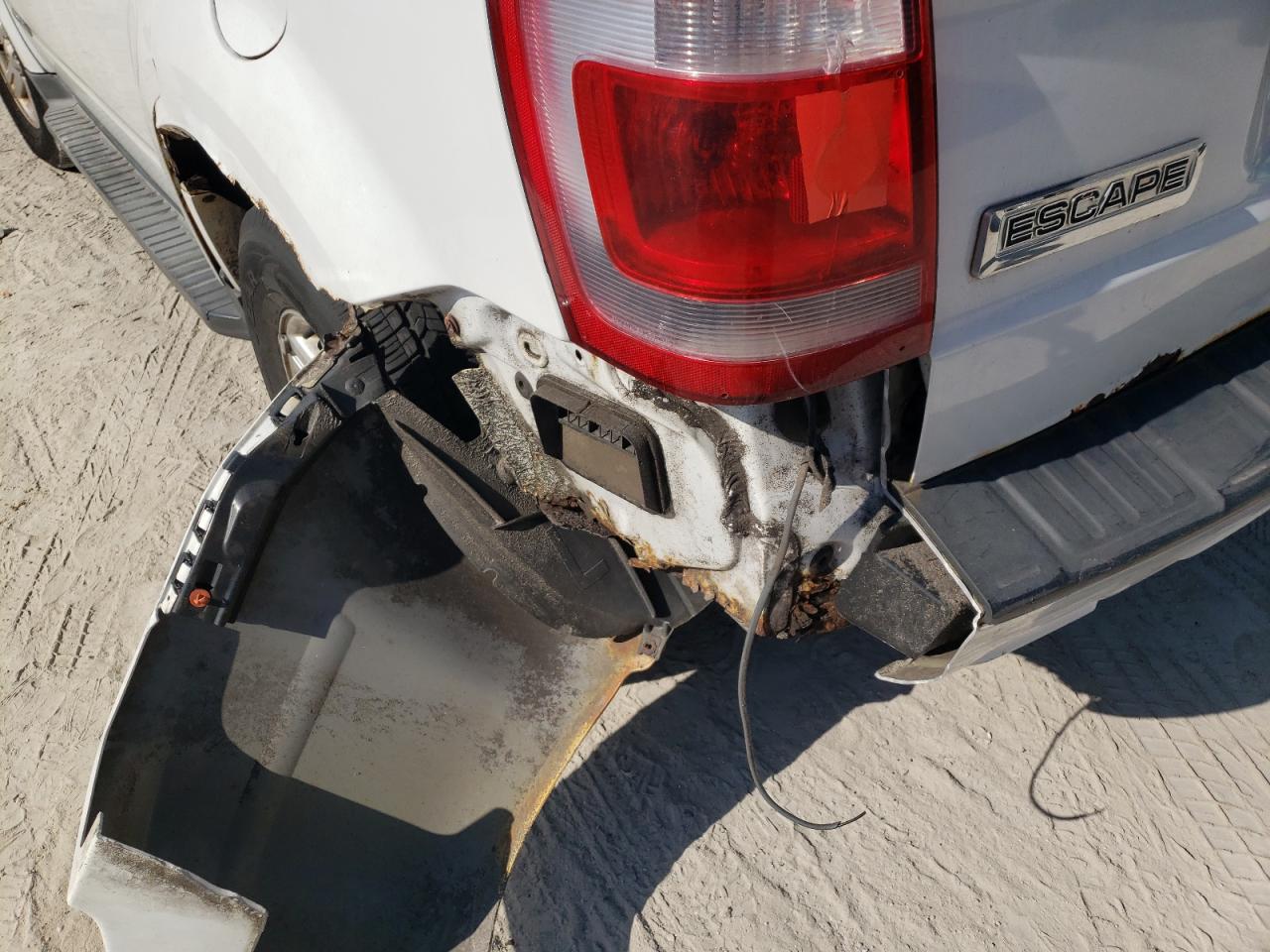 Photo 9 from auction – 2008 FORD ESCAPE HEV with VIN 1FMCU59H78KC05799