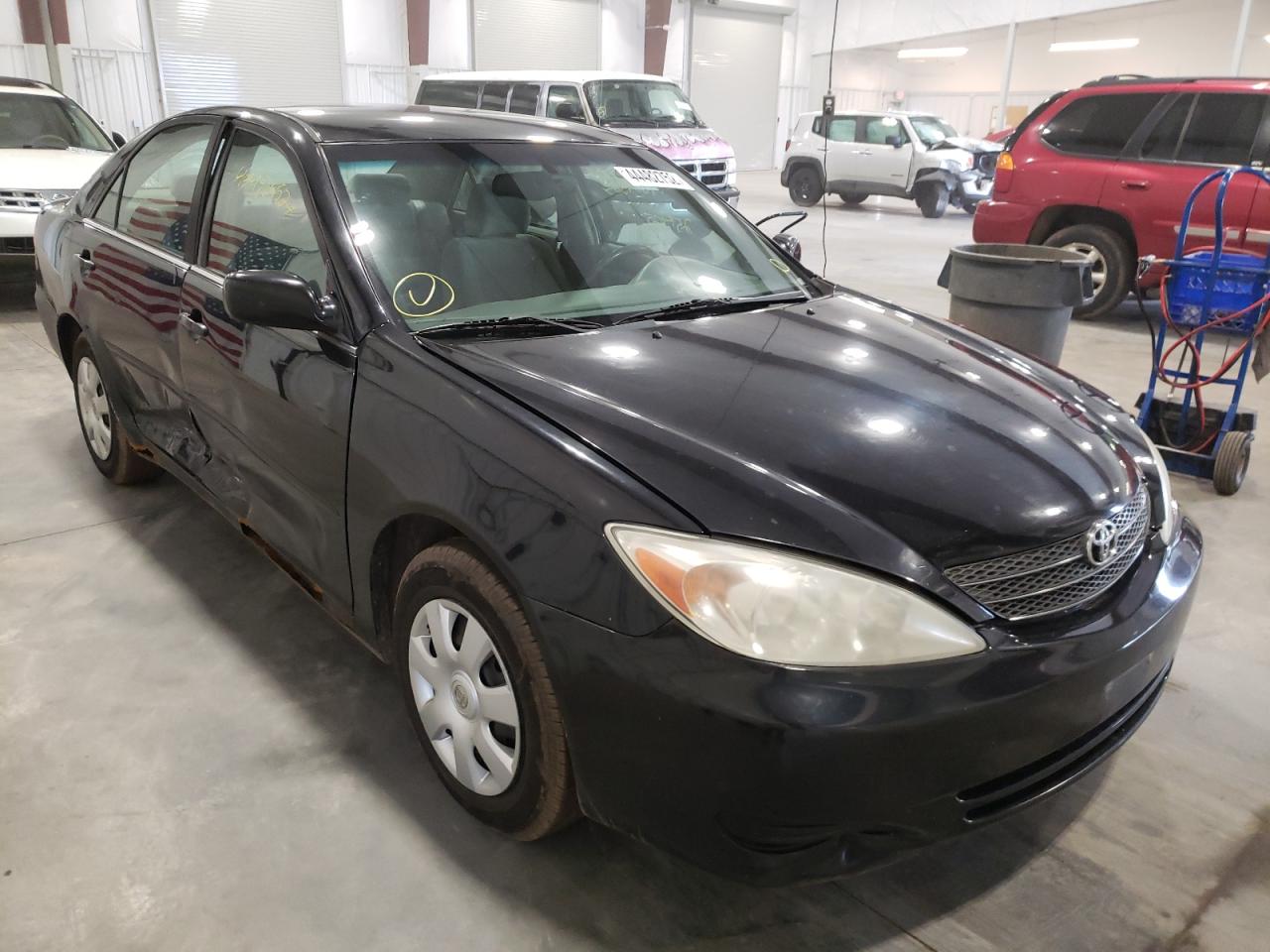 TOYOTA CAMRY LE 2002 with VIN 4T1BE32K82U623738 - Photo from auction