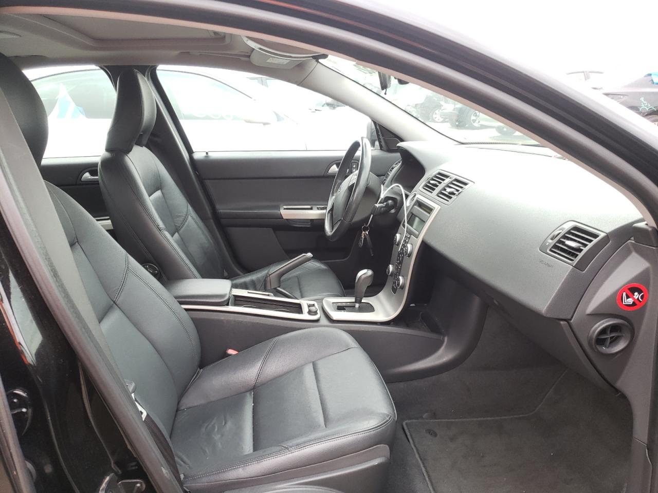Photo 5 from auction – 2010 VOLVO S40 2.4I with VIN YV1382MS1A2498495
