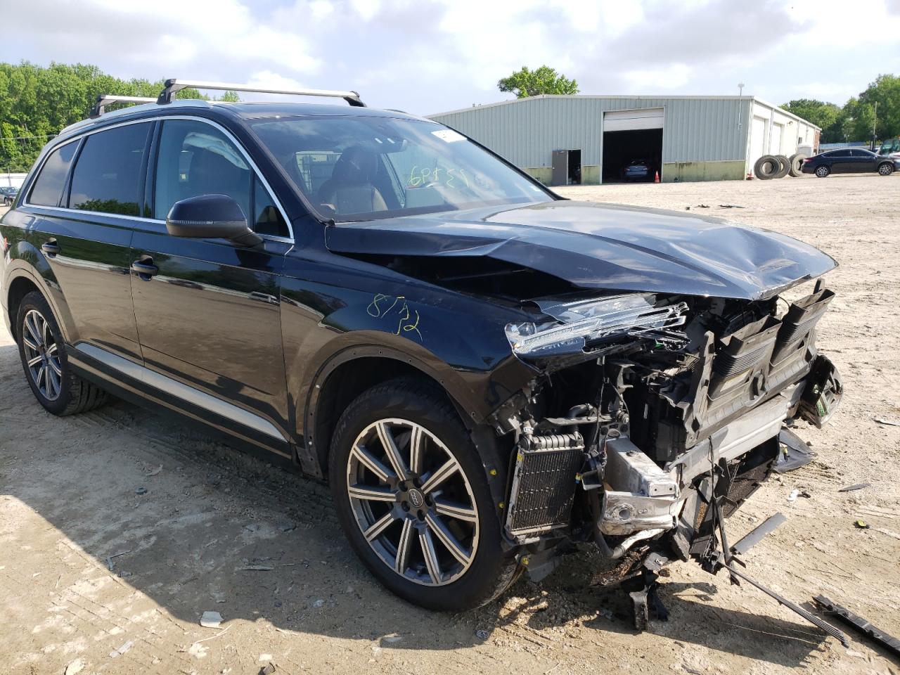 AUDI Q7 PRESTIG 2017 with VIN WA1VAAF75HD034799 - Photo from auction