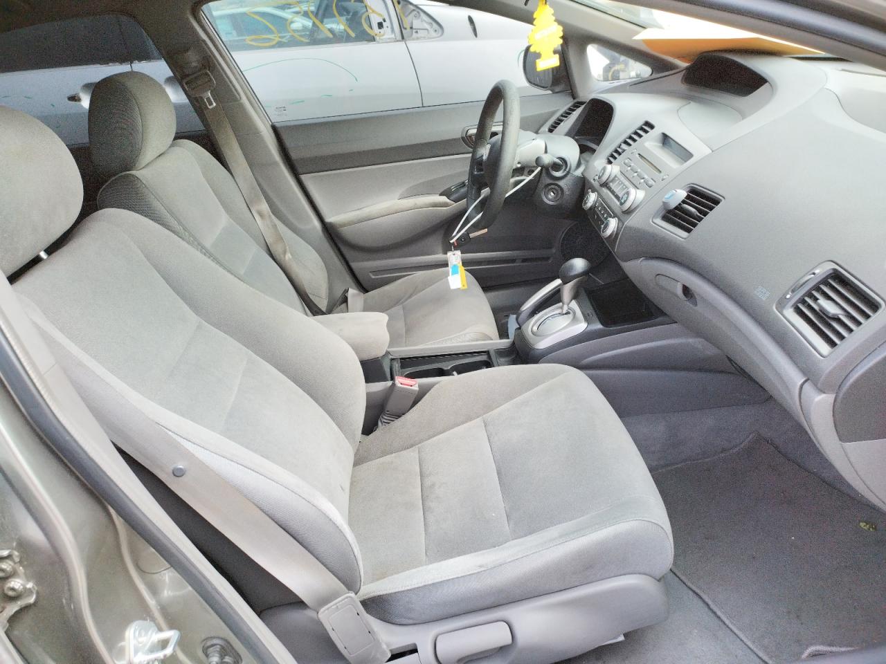 Photo 5 from auction – 2007 HONDA CIVIC LX with VIN 2HGFA16587H309478