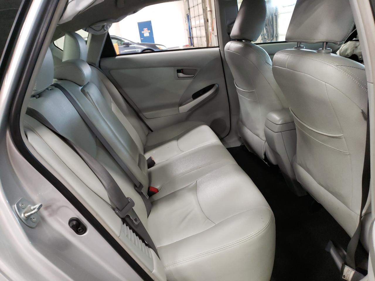 Photo 6 from auction – 2015 TOYOTA PRIUS with VIN JTDKN3DU3F1873947
